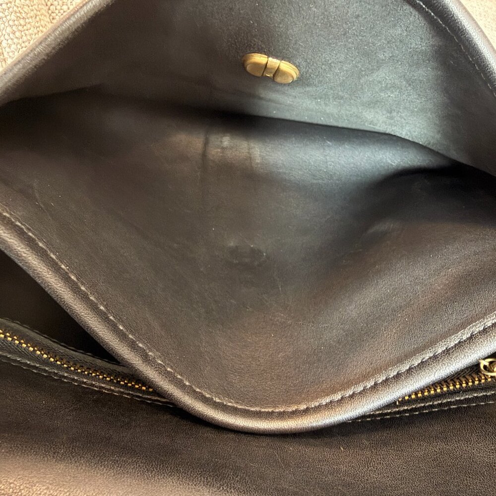 Vintage COACH Court Turnlock Crossbody Bag โ Model 9870 | Black - Picture 14 of 16